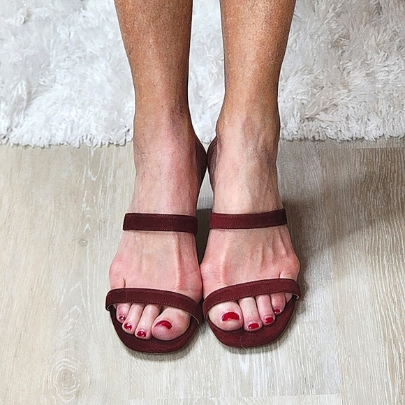NIB. MANSUR GAVRIEL Fino sandal in burgundy suede - Picture 2 of 14